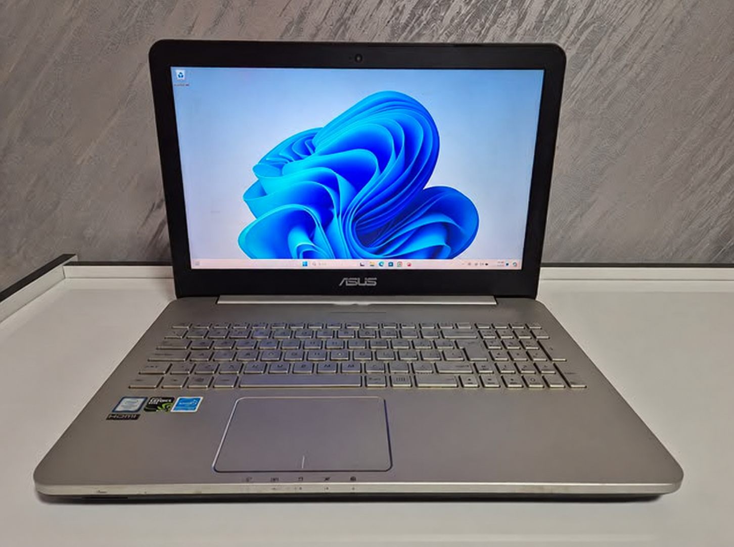 ASUS N552V